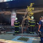 Loja que faz serviços de capotaria pega fogo no Bairro de Fátima, em Fortaleza