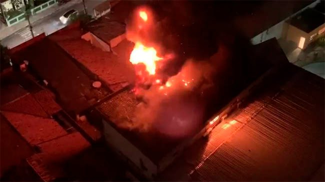 Incêndio atinge sede de empresa de segurança em Fortaleza