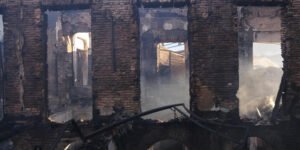 Casarão dos Fabricantes amanhece com estrutura interna destruída após incêndio